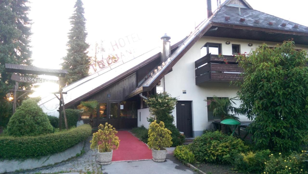Hotel Trojane, Inspiration Of The Green Retreat 외부 사진